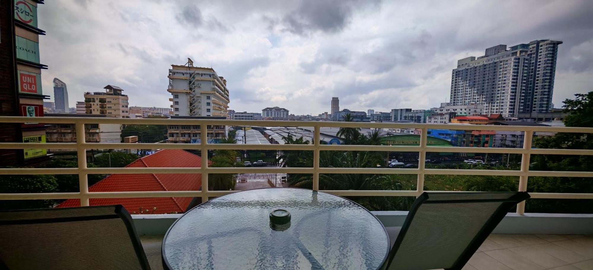 Condo Express View Talay 6 Pattaya Extérieur photo